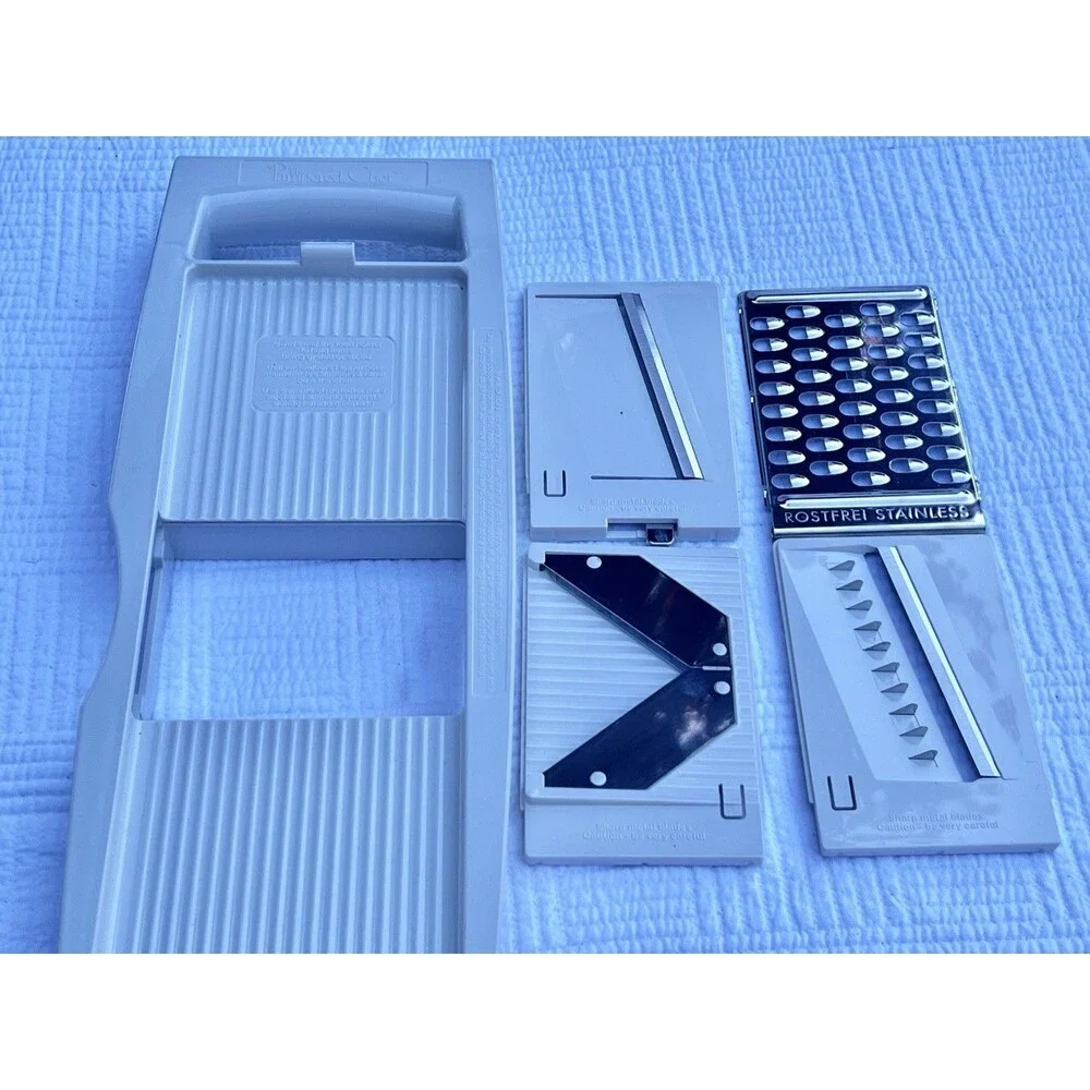 Pampered Chef Mandoline Slicer With 4 Blades No Finger